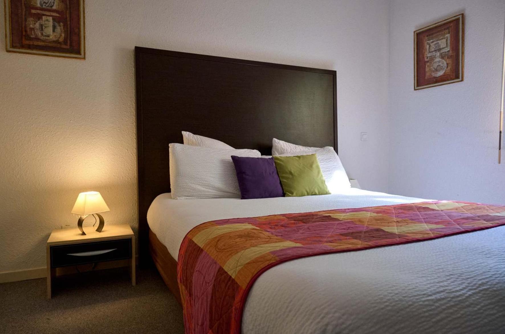 Logis Hotel Le Moulin Des Gardelles Riom Εξωτερικό φωτογραφία