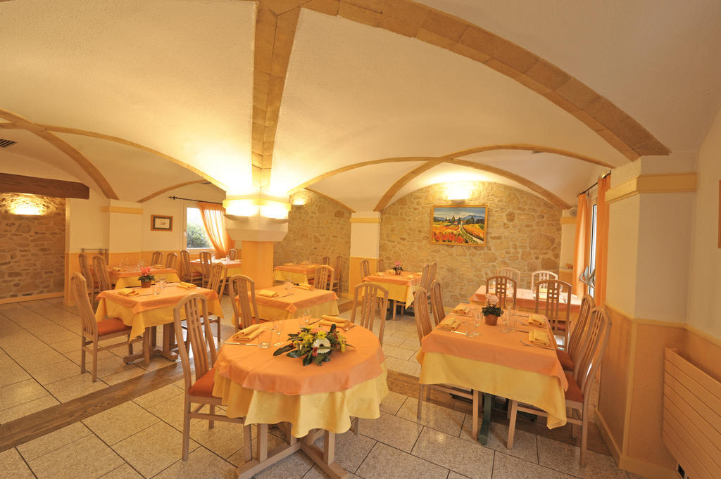 Logis Hotel Le Moulin Des Gardelles Riom Εξωτερικό φωτογραφία