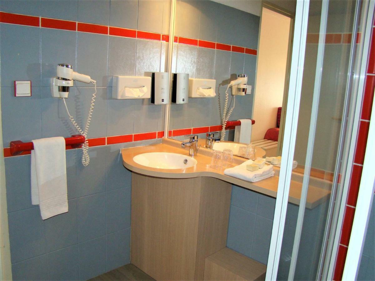 Logis Hotel Le Moulin Des Gardelles Riom Εξωτερικό φωτογραφία