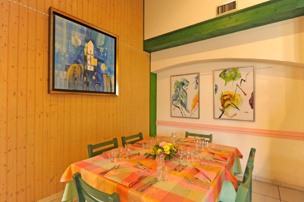 Logis Hotel Le Moulin Des Gardelles Riom Εξωτερικό φωτογραφία
